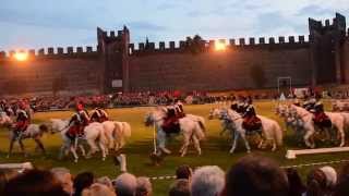 Villafranca di Verona  Fanfara e Squadroni del IV Reggimento Carabinieri a cavallo [upl. by Ebberta]