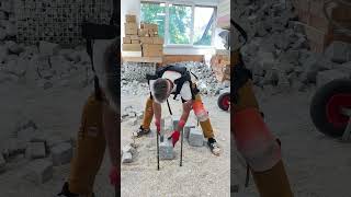 Pflastermeister Mario Tomasek  Exoskelett mit Schulterstütze auf Pflasterbaustelle Teil 4 [upl. by Romalda]