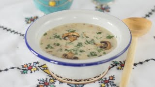 Soupe au poulet et champignons [upl. by Naejamron]