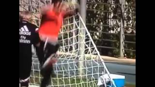 Keylor Navas vs Iker Casillas – entrenamiento [upl. by Jone]