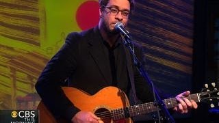 Second Cup Cafe Amos Lee performs quotJohnson Boulevardquot [upl. by Roi638]