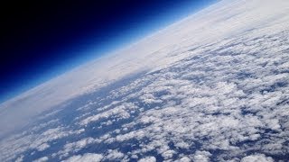 GoPro fällt aus Weltraum und filmt dabei  Wetterballon in Stratosphäre [upl. by Adnor458]