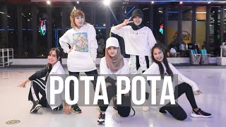 Les Copines Pota Pota Trop Tard Aya Nakamura TikTok Song Viral  Zumba Gampang  Linda Kayhz [upl. by Macnair]