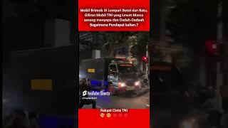 Perbedaan Saat Mobil Polisi dan Mobil TNI Lewat pakprabowo shortvideo tniad kopassus [upl. by Anotyal]