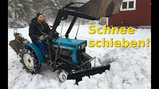 Schnee schieben mit dem Kleintraktor [upl. by Essirehc611]