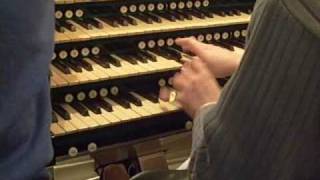 Richard Hills play Sambalina on the Theatre Organ [upl. by Yanel275]