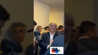 No dejaron hacer preguntas a Leo Sarro en la conferencia de la coalición republicana [upl. by Brigit716]