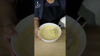 Cupcakes de Vainilla 🧁Receta Express ⏳ shorts Luddys paravender mispastelitos reposteriafacil [upl. by Dworman]