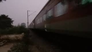 Aggressive honking Lucknow AC Superfast wap7 electric engine indianrailwayshighspeedtrain trains [upl. by Tengdin]