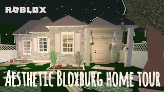 ￼Roblox  ￼￼Home tour  ￼ Bloxsburg  small house  1 story home [upl. by Emmeram]