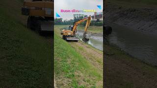 Liebherr escavatore pulisce il fiume Adigetto a Rovigo vlog puliziafiume liebherr [upl. by Melba]