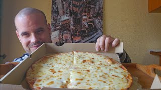 Asmr comiendo pizza 4 quesosriquísima y relajante🍕 [upl. by Sauveur]