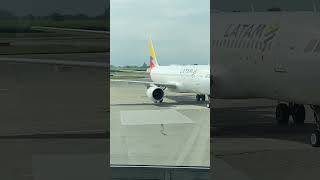 Que les parece el Nuevo Livery de LATAMAirlinesBR 🇨🇴A320 PushBack aviation [upl. by Camroc]