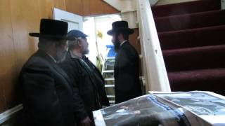 Help Niklesburg Rebbe Save Woodbourne Shul  Klal Yisraels Shul [upl. by Johnette]