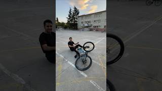 Heysen ellerini kaldır 😂 İZLEMEDEN GEÇME keşfet kesfet keşfetbeniöneçıkar bike mtb kaza [upl. by Nehtiek]