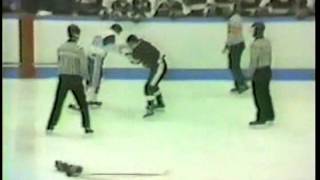 Tie Domi vs Kirk Tomlinson OHL [upl. by Aires]