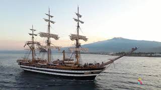 Nave scuola Amerigo Vespucci omaggia Morricone [upl. by Braynard]