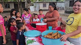 Mi Cuñada Nos Invita a Una CenaY Nosotros Entregando Chuchos [upl. by Onitselec943]