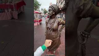 Moça estátua ta com gripe [upl. by Anauqahs281]