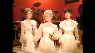 Barbara Mandrell amp the Mandrell Sisters  Charley Pride amp Hoyt Axton Gospel Medley 1981 NEW [upl. by Harbird]