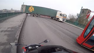 Dangerous Lorry UTurn on Tyne Bridge Newcastle  Gateshead [upl. by Aneleve]