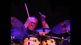 Vinnie Colaiuta  Greg Mathieson  Abe Laboriel amp Larry Carlton  Room 335 2000 [upl. by Onivla538]