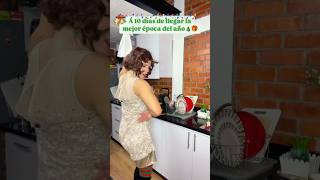 Epa la arepa 💃🏼🎄🎊 diciembre navidadencasa navidad bailar rumba colombia humor [upl. by Haodnanehs]