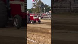 Farmall 460 5000pd wide open antiquetractor farmallfanatic farmall tractorpulling [upl. by Nacul]