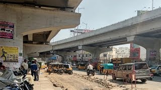 Crane Collapses On Road At Tolichowki  Hyderabad [upl. by Crawford]