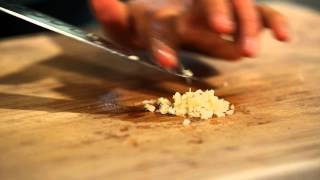 How to chop a garlic clove [upl. by Nerad]