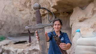 Espadas romanas con 1900 años encontradas en condición casi inmaculada en Israel [upl. by Klingel720]