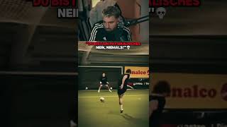 Seine Oberschenkel zeigen amp dann so schießen ist crazy😭💀 bilobilo clips fussball clips [upl. by Nixie513]