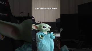 Baby Yoda terlik mi oklava mı kemer mi 😂  Baby Yoda babyyoda [upl. by Noseimaj320]