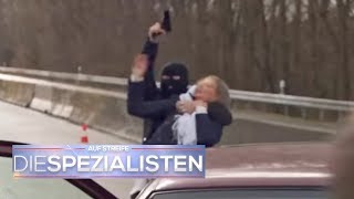 Geisterfahrer Geiselnehmer mit Waffe rammt Polizeiauto  Auf Streife  Die Spezialisten  SAT1 TV [upl. by Renaxela]