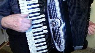 GIULIETTI BASSETTI ACCORDION FANTASTIC SOUNDING 41 KEY [upl. by Dorfman]