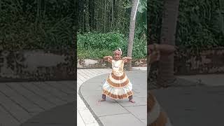 Eka dhandham visalakshampanimathi mohiniattam nainika dance classicaldance dancer [upl. by Brade]