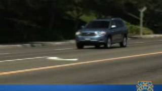 2008 Toyota Highlander Review  Kelley Blue Book [upl. by Oiluig]