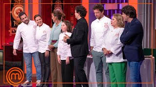 ¡Cuántos invitados esta noche para celebrar el amor  MasterChef 12 [upl. by Hctud]