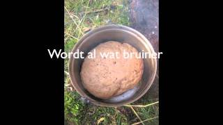 Vuur maken brood bakken op houtvuur How to bake a bread on a fire [upl. by Laerol]