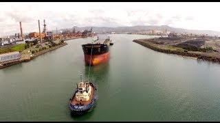 The complex and dangerous Centre Lead Forward Tug Manoeuvre Port Kembla Australia [upl. by Naelopan]