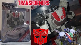 Wheeljack  Transformers MTMTE  Action Figure Unboxing amp Review [upl. by Hterrag]