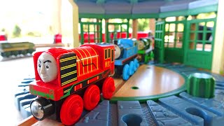 Thomas Wooden Train Series ☆ Roundhouse  Tunnel Course [upl. by Mcleod]