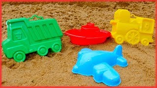 Impariamo i colori insieme Giochi sulla spiaggia con la sabbia [upl. by Leatrice761]