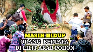 Kuasa Tuhan  Orang Bertapa Dililit Akar Puluhan Tahun Didalam Goa Masih Hidup [upl. by Aibara]