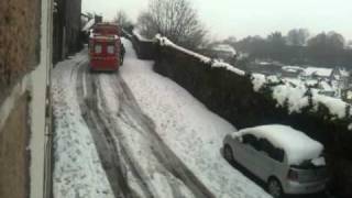 Juste un peu de neige à Morlaix rue des Vignes le jeudi 2 décembre 2010 vers 14 heures [upl. by Eiahpets]