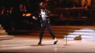 Moonwalk Michael Jackson Billie Jean Le Premier Moonwalk du King Of Pop [upl. by Cumings]