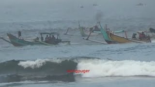 pugerbeach plawangan jukung boat dengan ombak 9 juni 2024 minggu [upl. by Hesler]