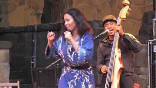 Mayra Andrade  Lapidu na bo  Live in Holland 1112 [upl. by Oaoj]