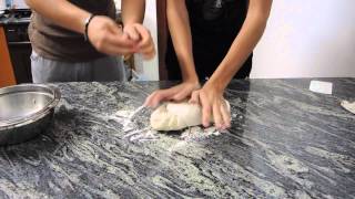 Come fare la pizza  Tutorial [upl. by Nylyahs]