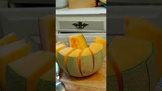 HOW TO CUT A CANTALOUPE HOW TO PEEL A CANTALOUPE FRUIT CUTTING SKILLPAULINAS KITCHEN CANADA 🇨🇦 [upl. by Yenots]